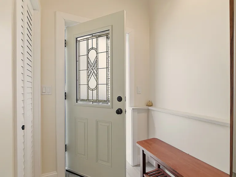 98 Kay St #4 — Photo 2