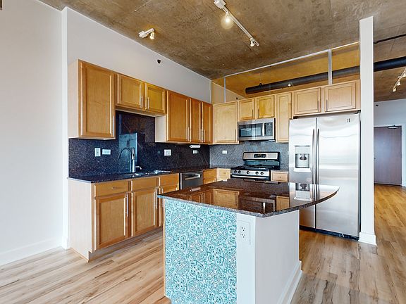 5th image of 1305 S Michigan Ave APT 2004
