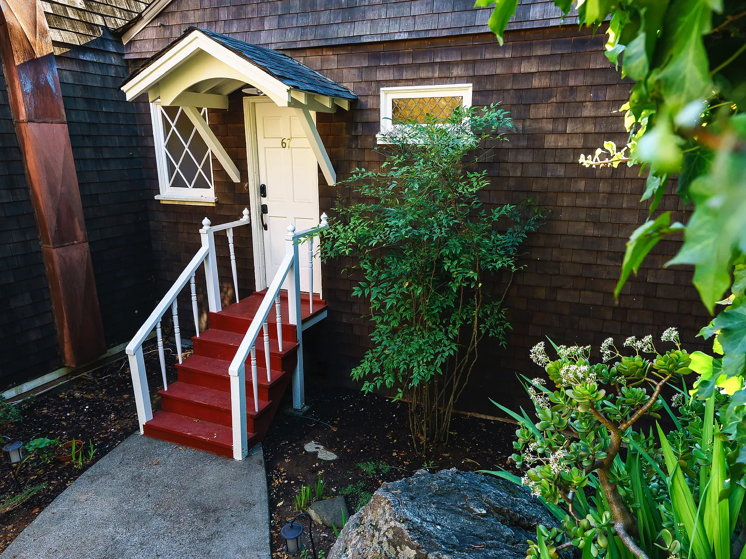 2 bed, 1300 sqft, $5,950 — Photo 2