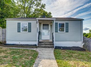 5612 Hill Ct, Alexandria, VA 22303