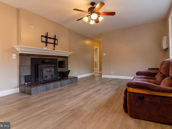 2nd image of 12 Parkway Dr