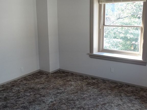 5th image of 412 N 33rd St #3