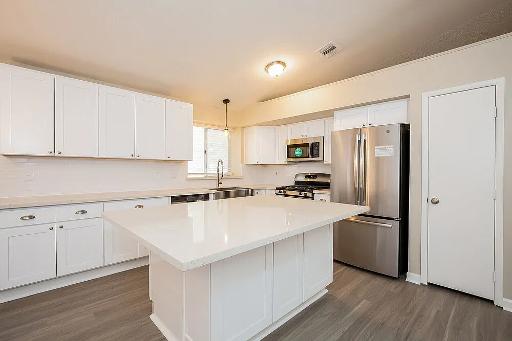 4 bed, 2.0 bath, 1577 sqft, $2,590 — Photo 3