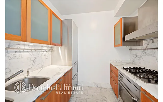 Rented by Douglas Elliman | media 35