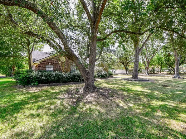 25121 Lakeview Rd, Katy, TX 77494