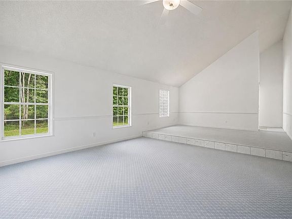 4th image of 2321 Princess Anne Rd