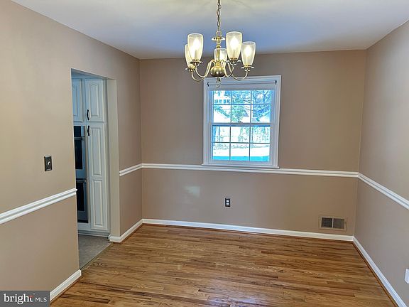 4th image of 4405 Bel Pre Rd