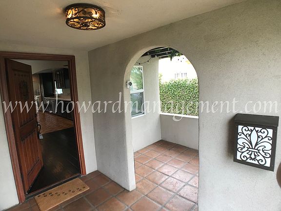 4th image of 2832 S Victoria Ave