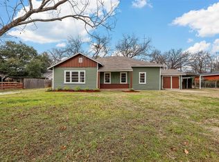 604 Country Club Rd, Cleburne, TX 76033