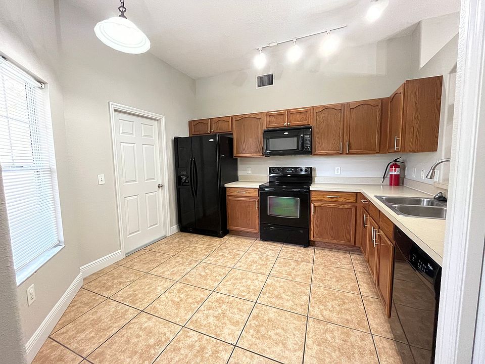 1st image of 3855 Bayshore Cir