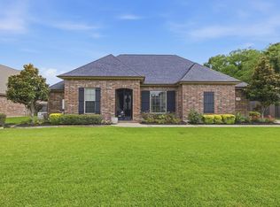 900 Worthington Blvd, Lake Charles, LA 70605
