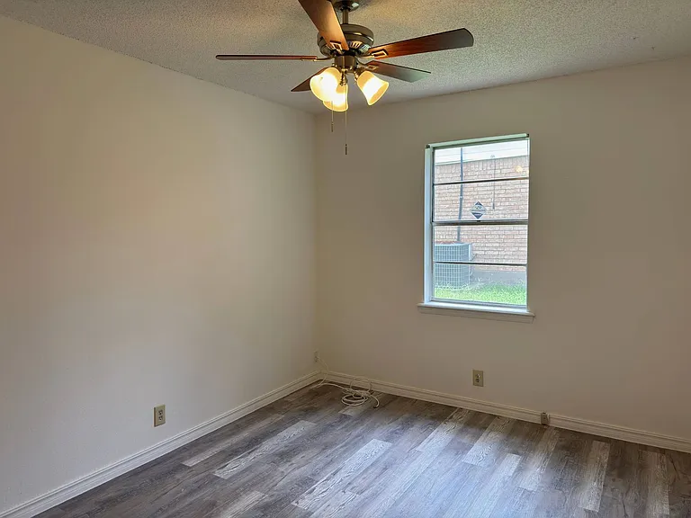 5507 Hooper Dr — Photo 23