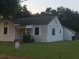 3100 East Dr, Groves, TX 77619