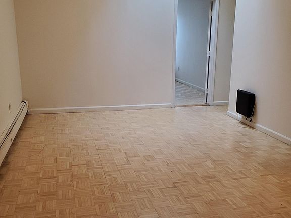 4th image of 387 Summit Ave #3