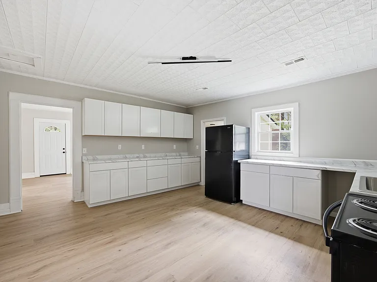 506 Daugherty St — Photo 14