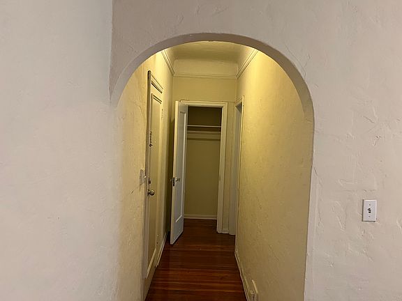 5th image of 615 S Cochran Ave #108