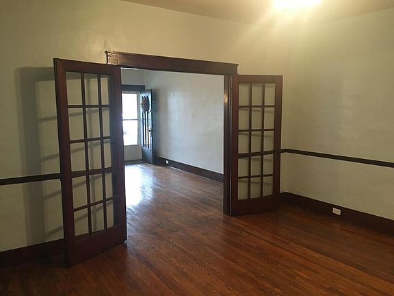 Middle Living Room