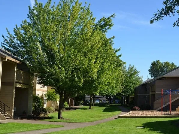 Mountain High Apartments