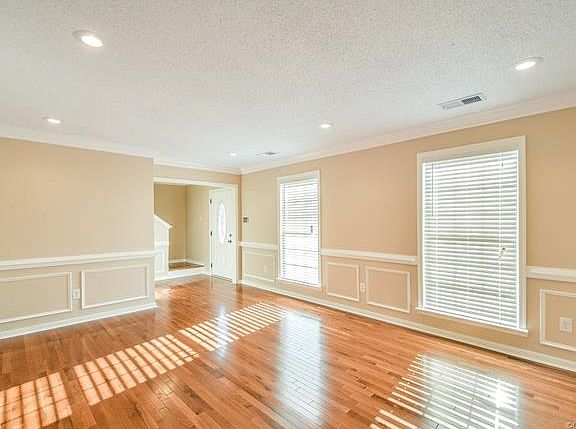 4th image of 3332 Meadowmont Ln