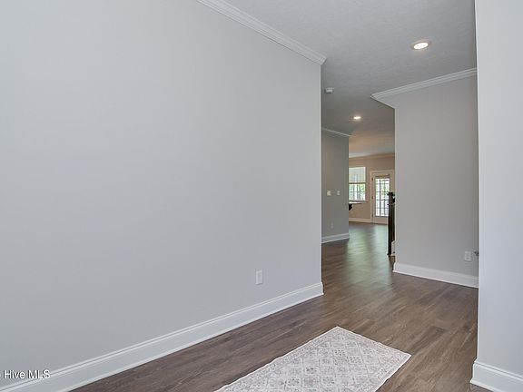 5th image of 227 Caroleton Drive