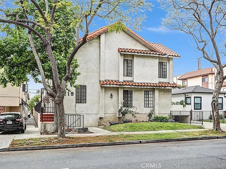 219 N Isabel St #4 — Photo 45