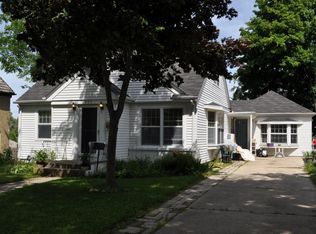 623 S 8th Ave, West Bend, WI 53095