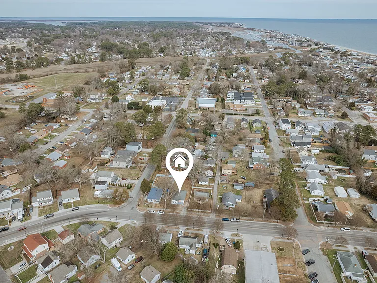 2403 E Pembroke Ave — Photo 5