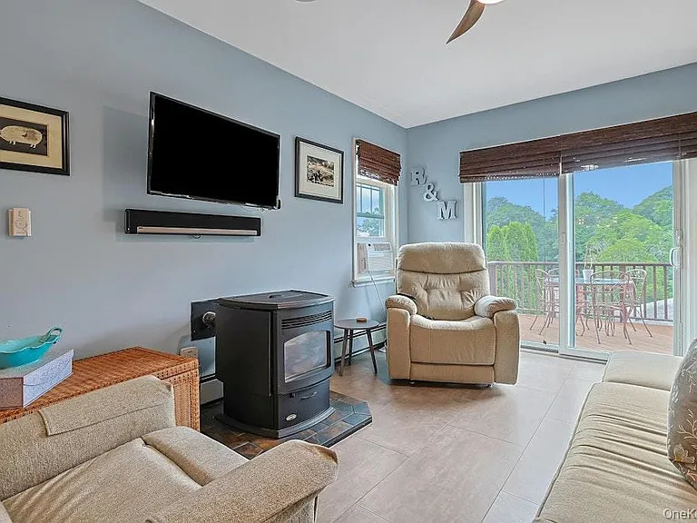 21 Anderson Ave — Photo 17