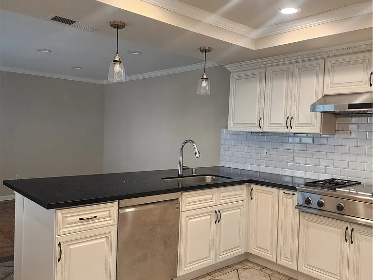 607 Murfield Ct — Photo 7