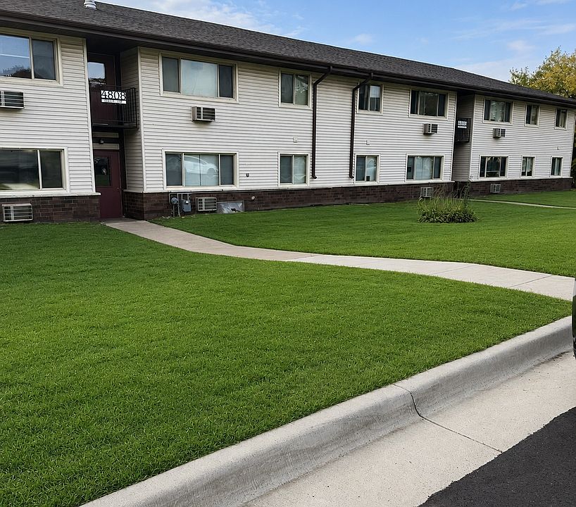 1st image of 4806 Dale St #32