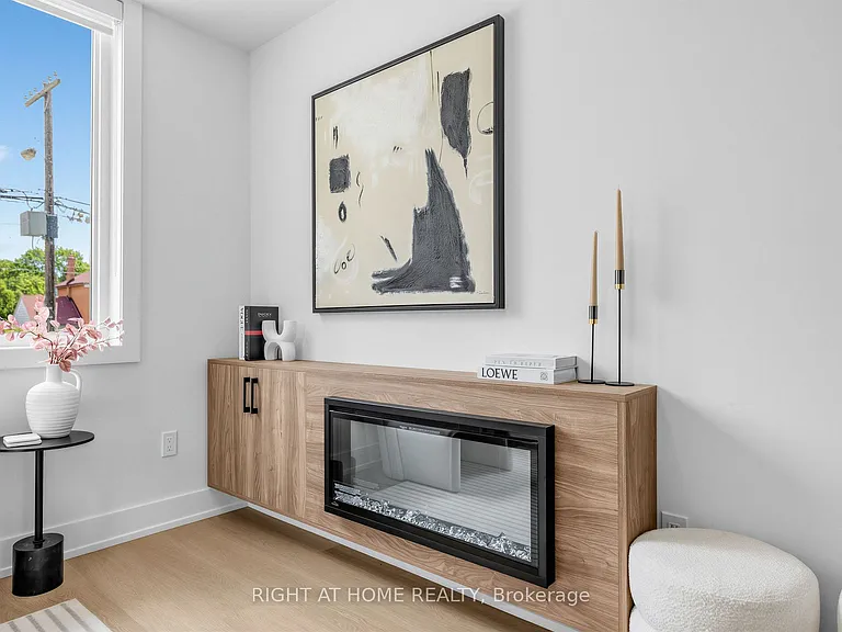 1416 Islington Ave #C — Photo 4