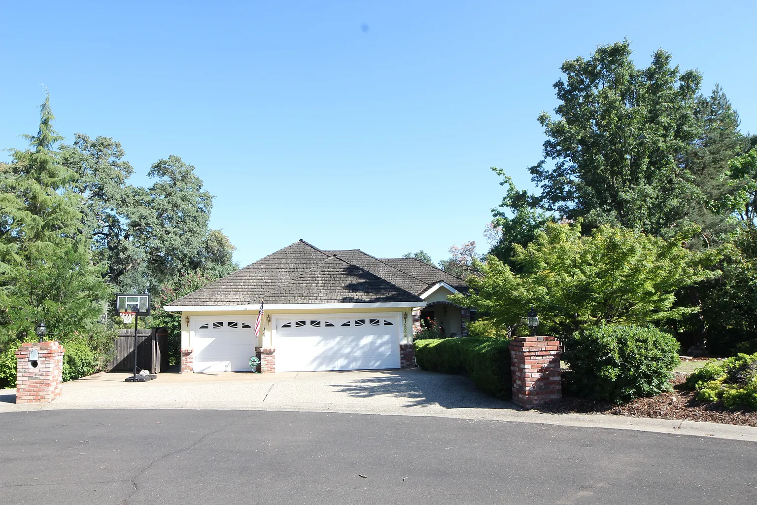2845 Maryetta Ct photo 1