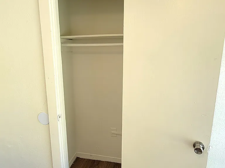2100 Hill Top Ct #1 — Photo 27