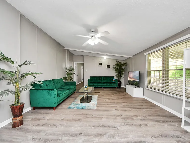18303 James Rd — Photo 7