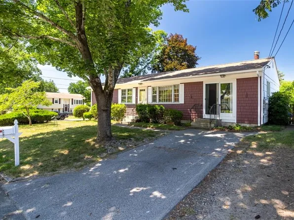 52 Exchange Rd, West Warwick, RI 02893
