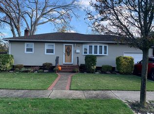 116 N Windhorst Ave, Bethpage, NY 11714