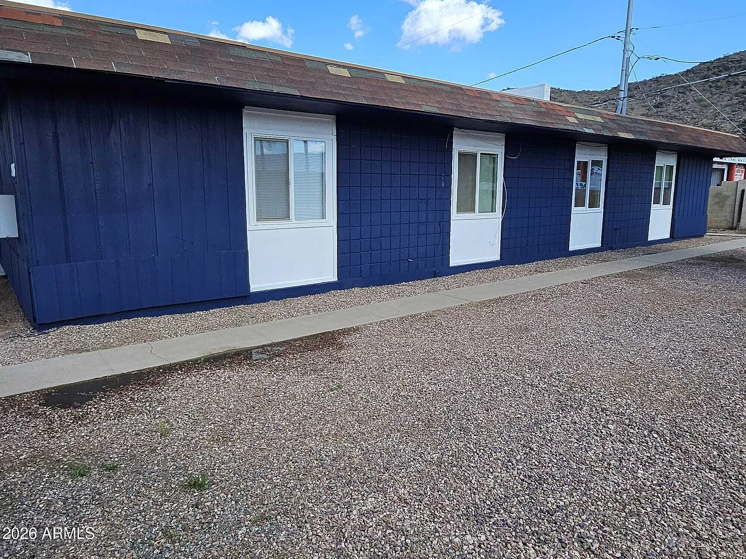 2016 W Cactus Rd — Photo 4