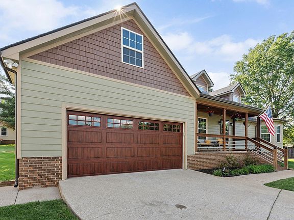 3rd image of 1329 Grand Ct