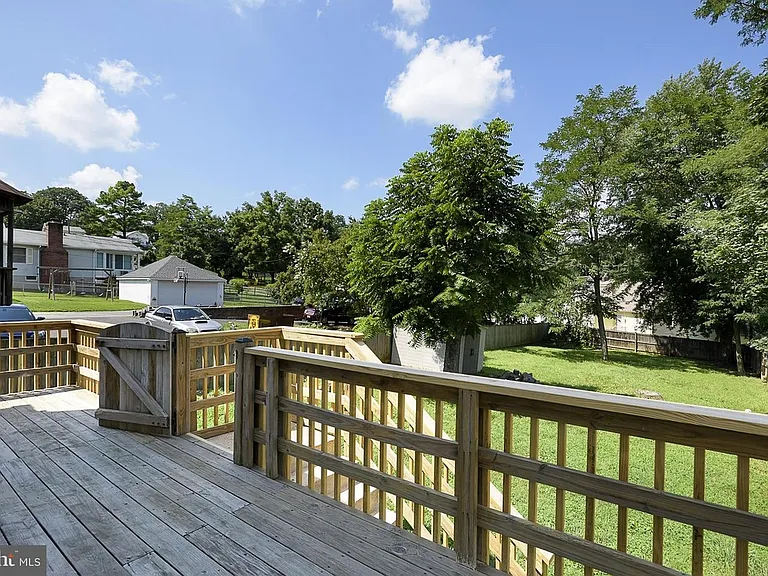 611 Hilltop Rd — Photo 14