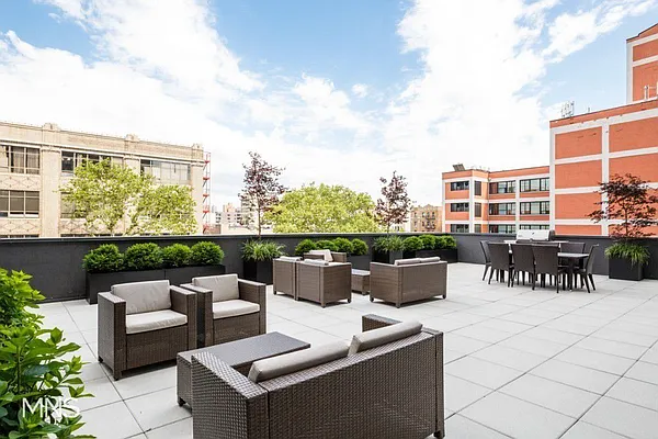 Rented by MNS | media 52