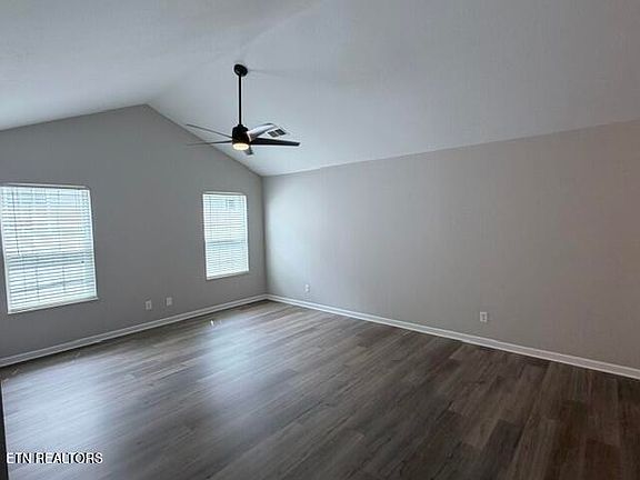 3rd image of 943 Spring Park Rd