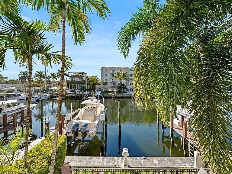 95 Isle Of Venice Dr — Photo 17