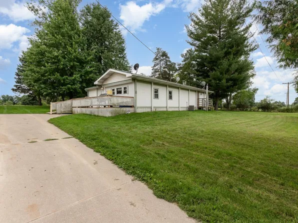 7719 W Deerfield Rd, Remus, MI 49340