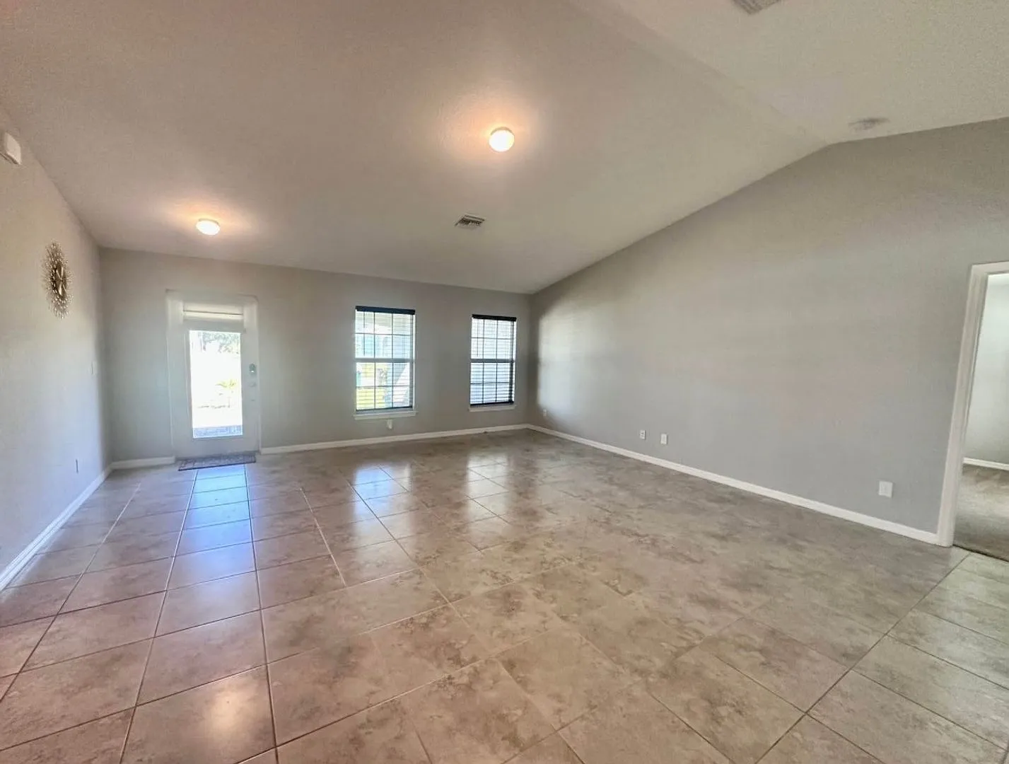 Cape Coral 3/2 Single Family Home — Photo 3