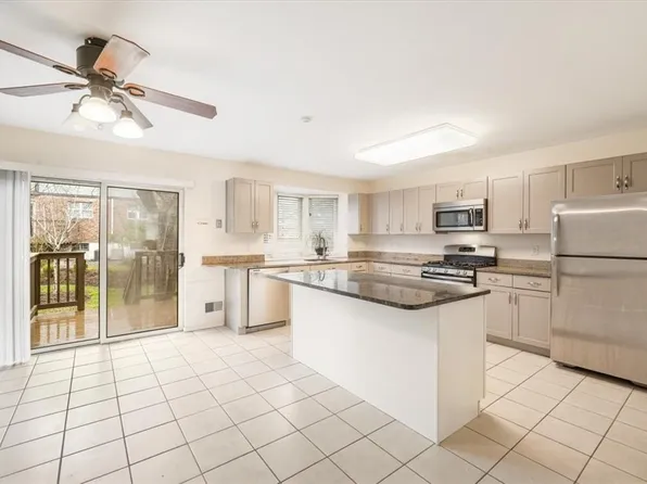 4 Nottingham Court, Nanuet, NY 10954