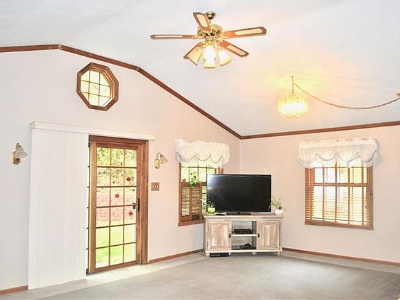 5th image of 5102 Elmwood Dr
