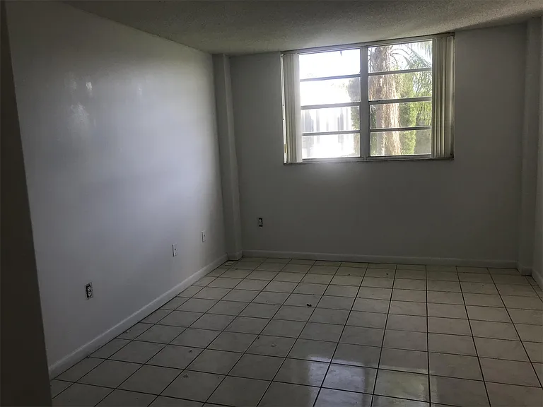 14170 SW 84th St #F203 — Photo 5