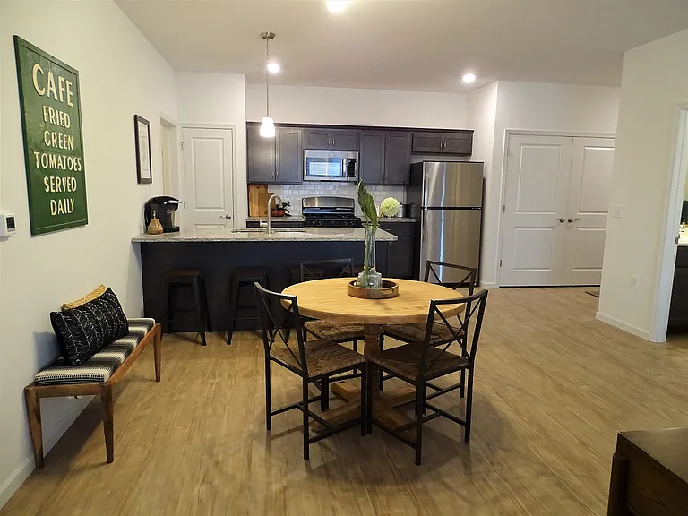 Park West Apartments — Photo 68