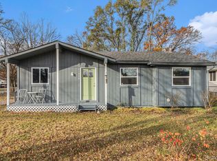 434 Farnsworth Rd, White Lake, MI 48386