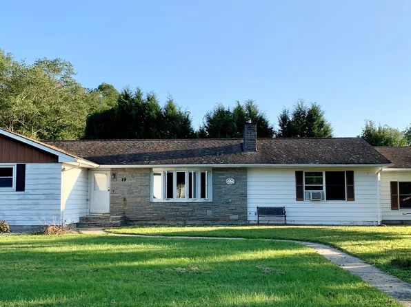 19 Davis Street, Killingly, CT 06239